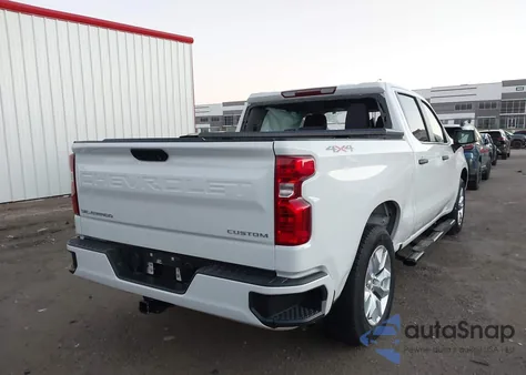 2024 Chevrolet Silverado 1500 4Wd Short Bed Custom z USA, uszkodzony, nr VIN 1GCPDBEK7RZ265399